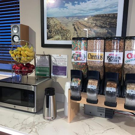 Travelodge By Wyndham Lake Havasu Lake Havasu City Esterno foto