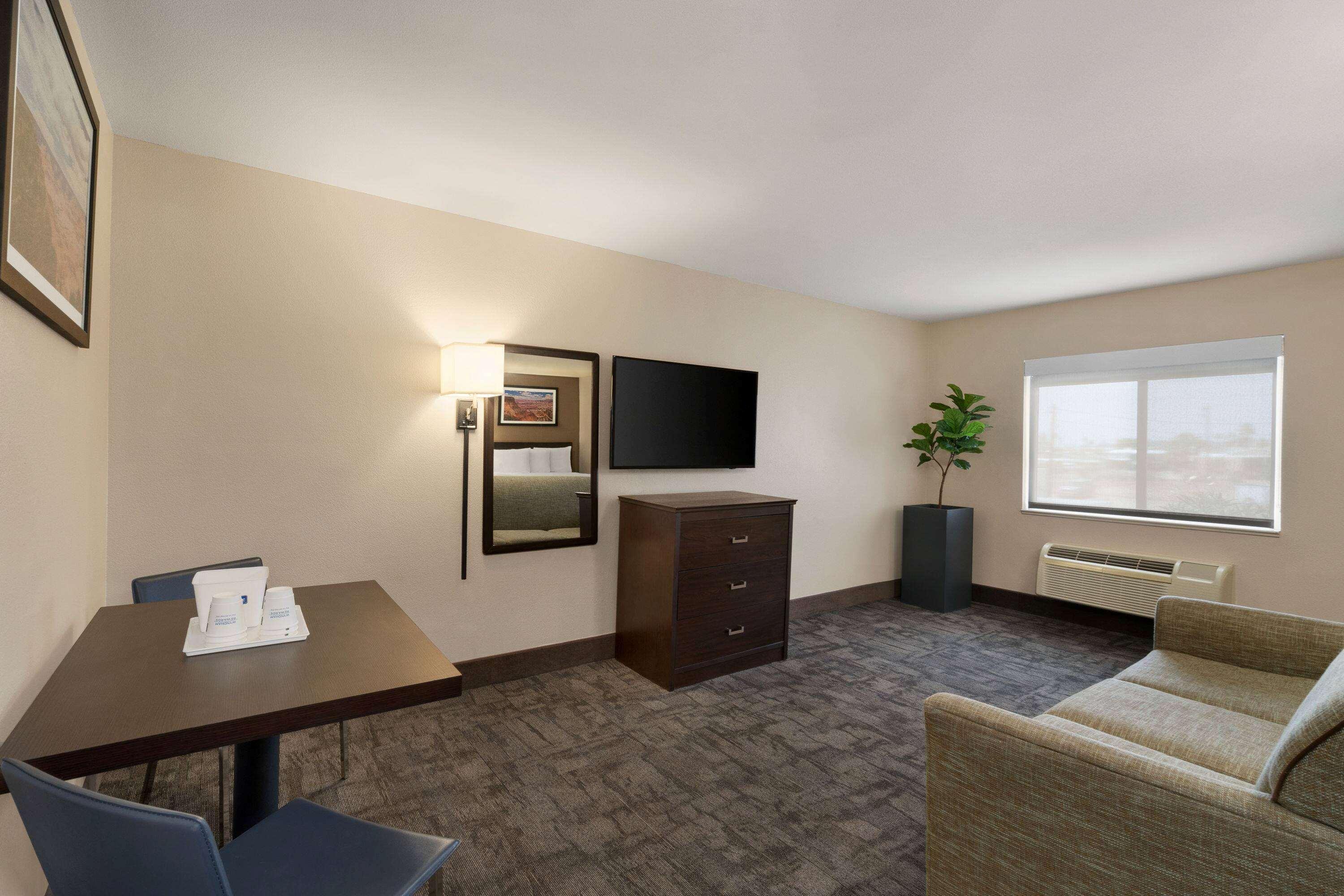 Travelodge By Wyndham Lake Havasu Lake Havasu City Esterno foto