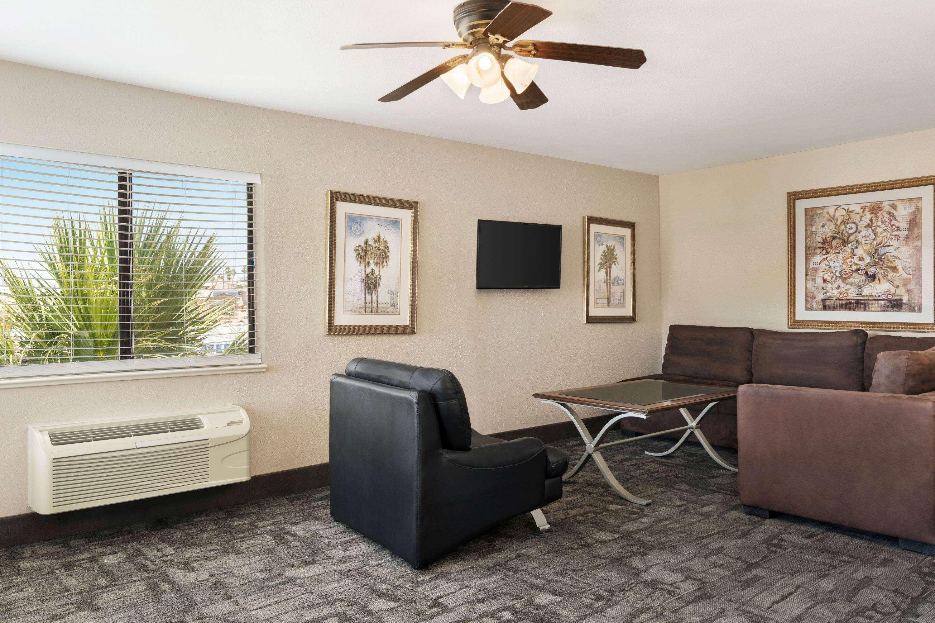 Travelodge By Wyndham Lake Havasu Lake Havasu City Esterno foto