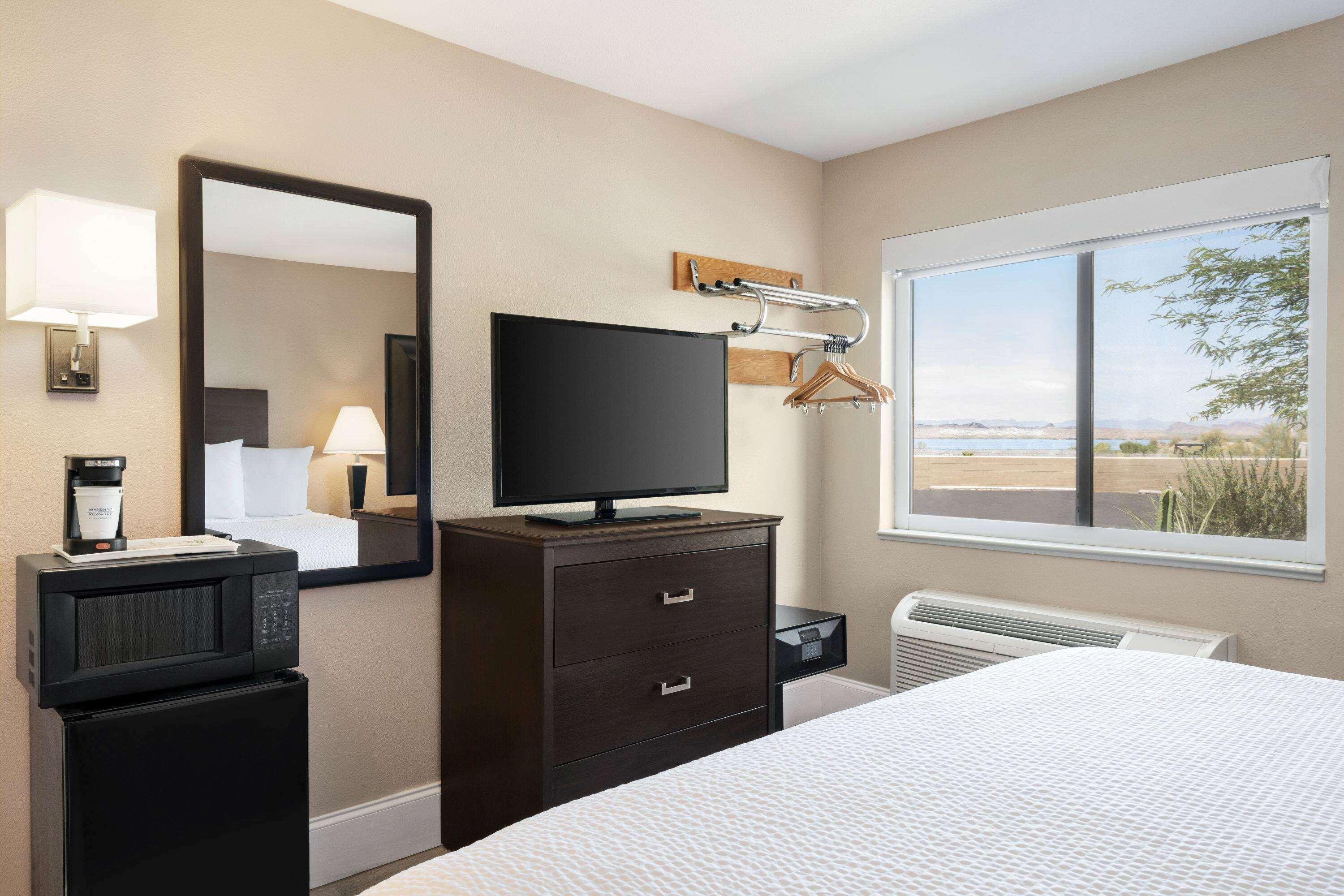 Travelodge By Wyndham Lake Havasu Lake Havasu City Esterno foto